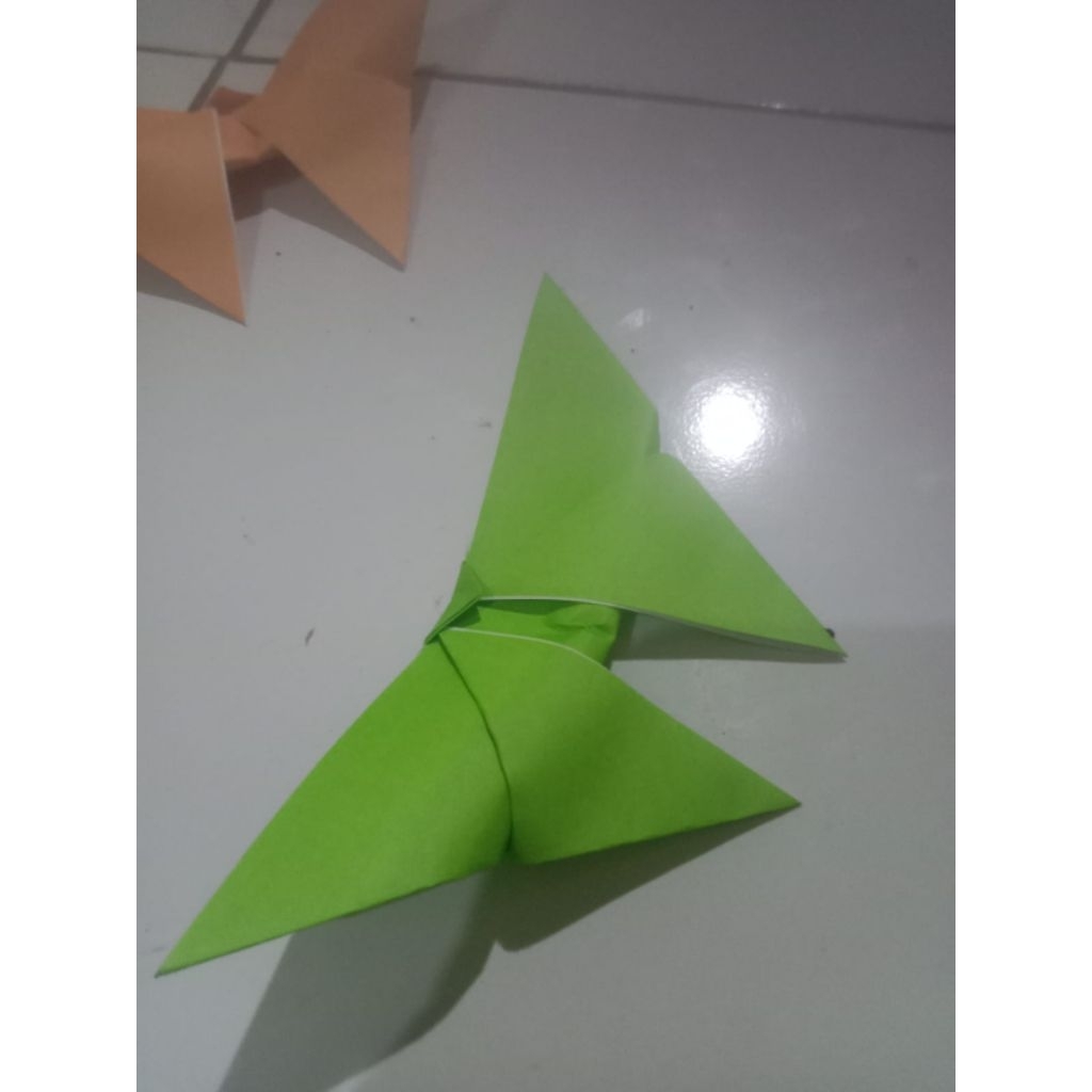 kerajinan ORIGAMI bentuk KUPU KUPU