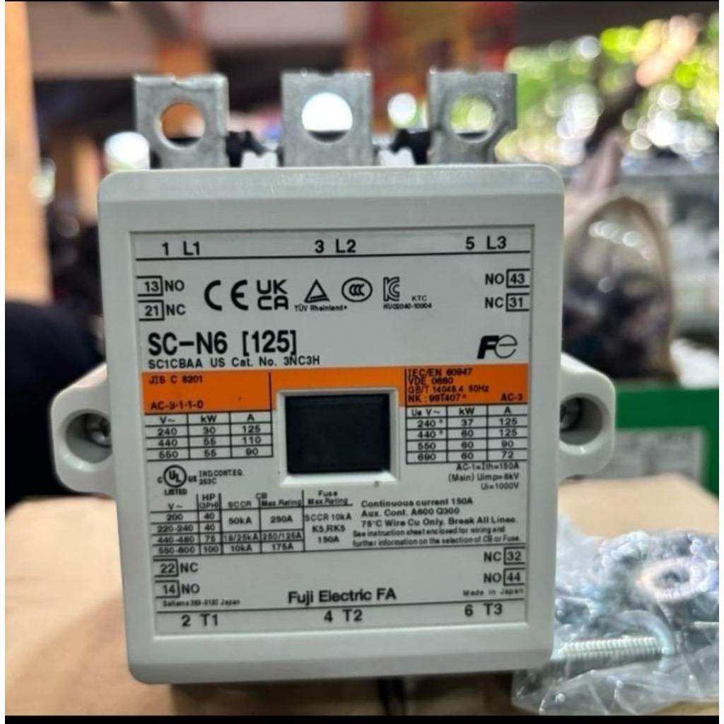 FUJI ELECTRIC SC-N6 125 MAGNETIC CONTACTOR SC1CBAA COIL DC 100-120VAC 2NO2NC