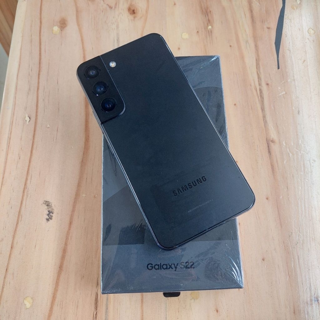Samsung S22 5G 8/128 Gb Second Resmi
