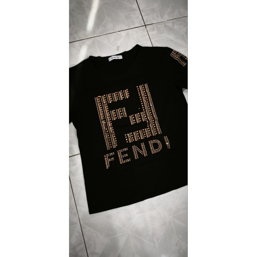 KaosHitamFendi