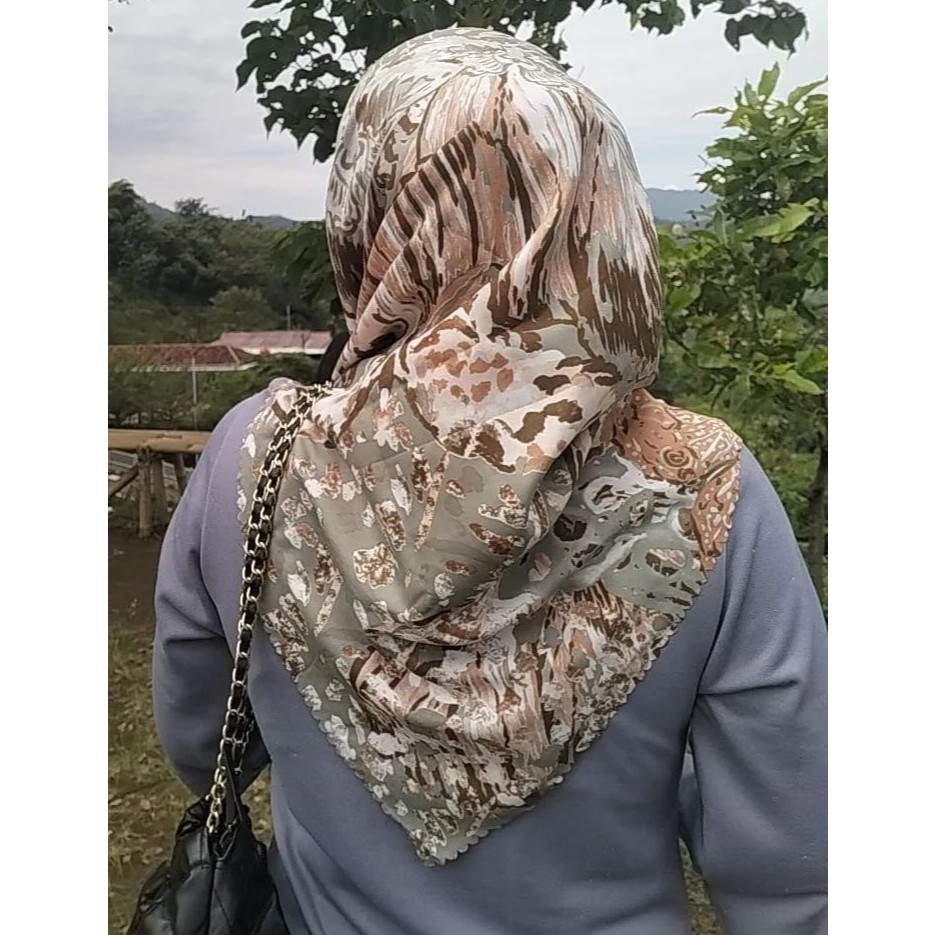 Hikab Hija Hijab Motif Warna Navy