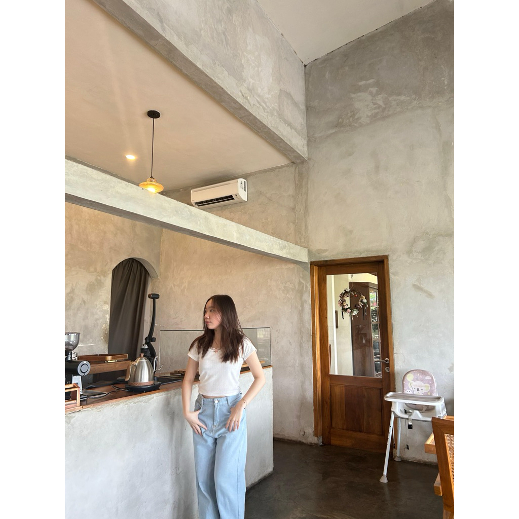 Basic Crop Tee Putih