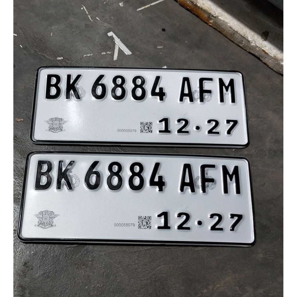 plat motor reflektif putih barcode QR