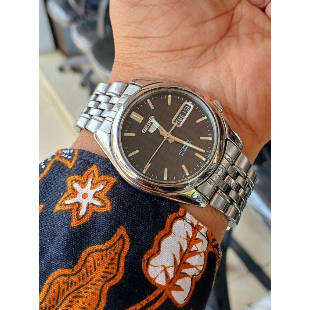Seiko 5 Embos Dial 555555SNK357K1