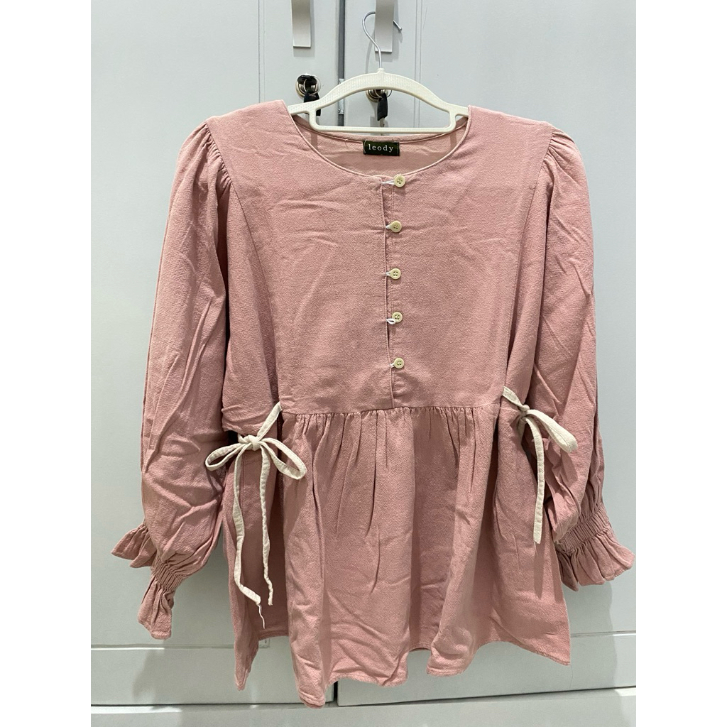 [PRELOVED] Blouse Peplum Leody Dusty Pink Estetik