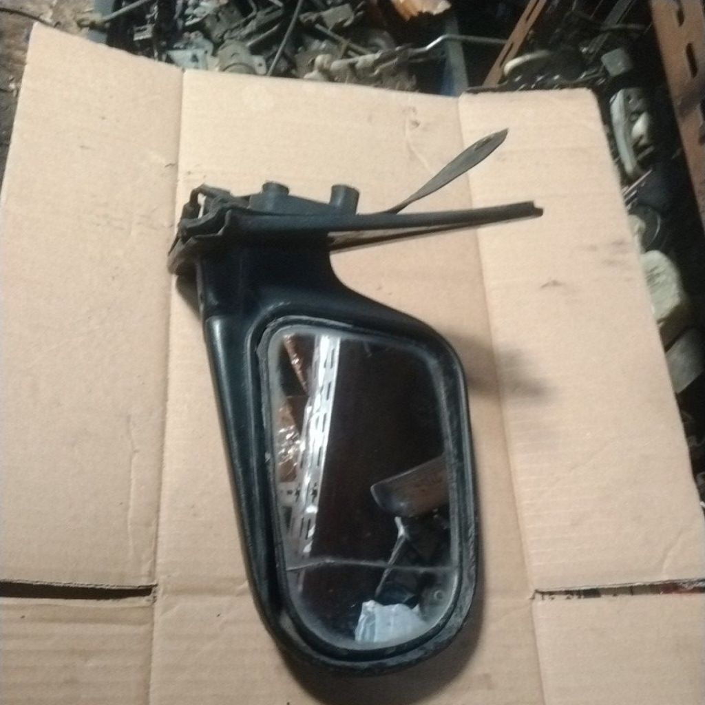 SPION DAIHATSU CHARADE CLASSY WINNER KANAN BAHAN