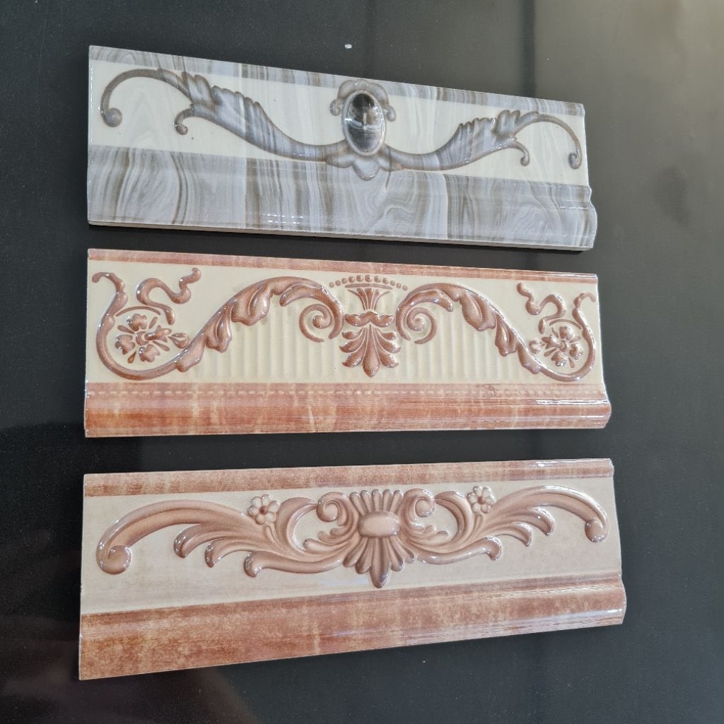 (WAJIB CO KAYU) lis keramik 8x25cm motif batik/lis dinding keramik 25cm/plin keramik 8x25cm