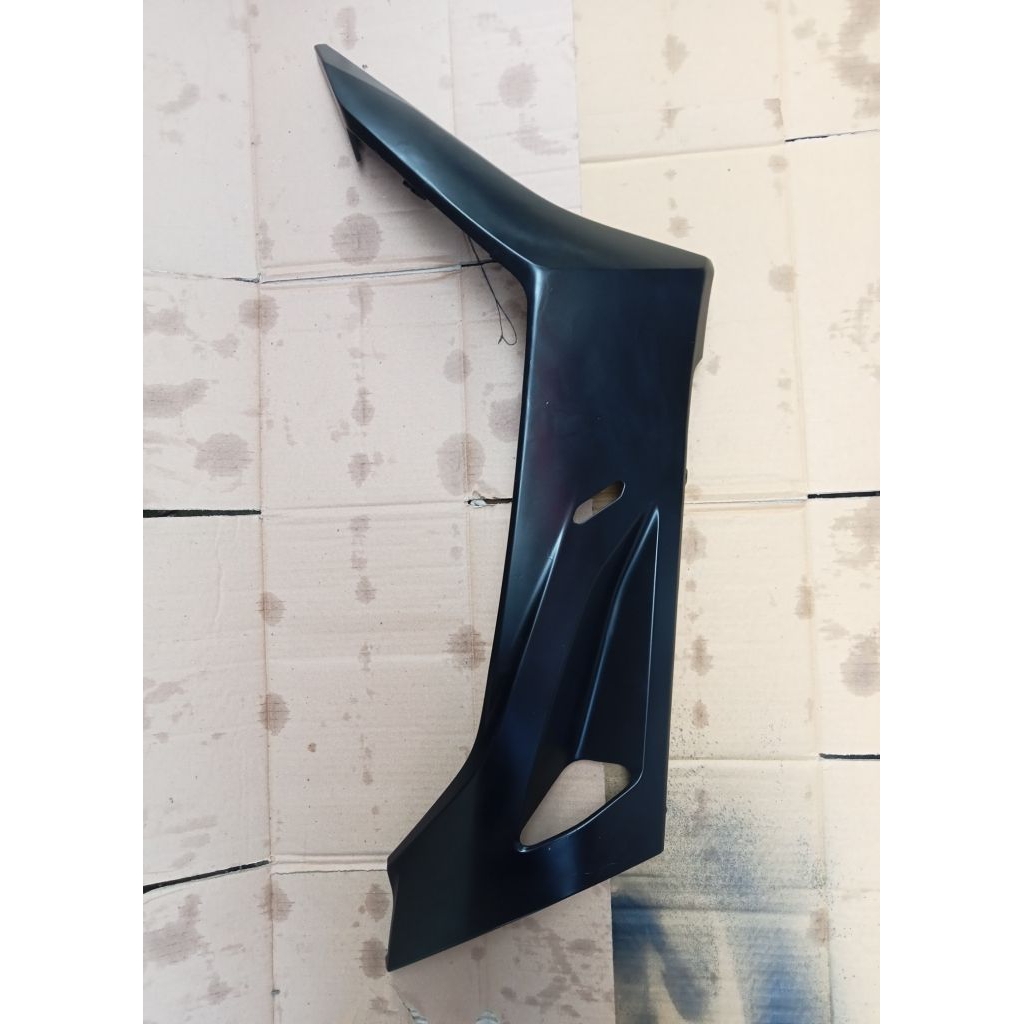 Cover dek under side pcx 160 hitam doff original copotan sebelah kanan