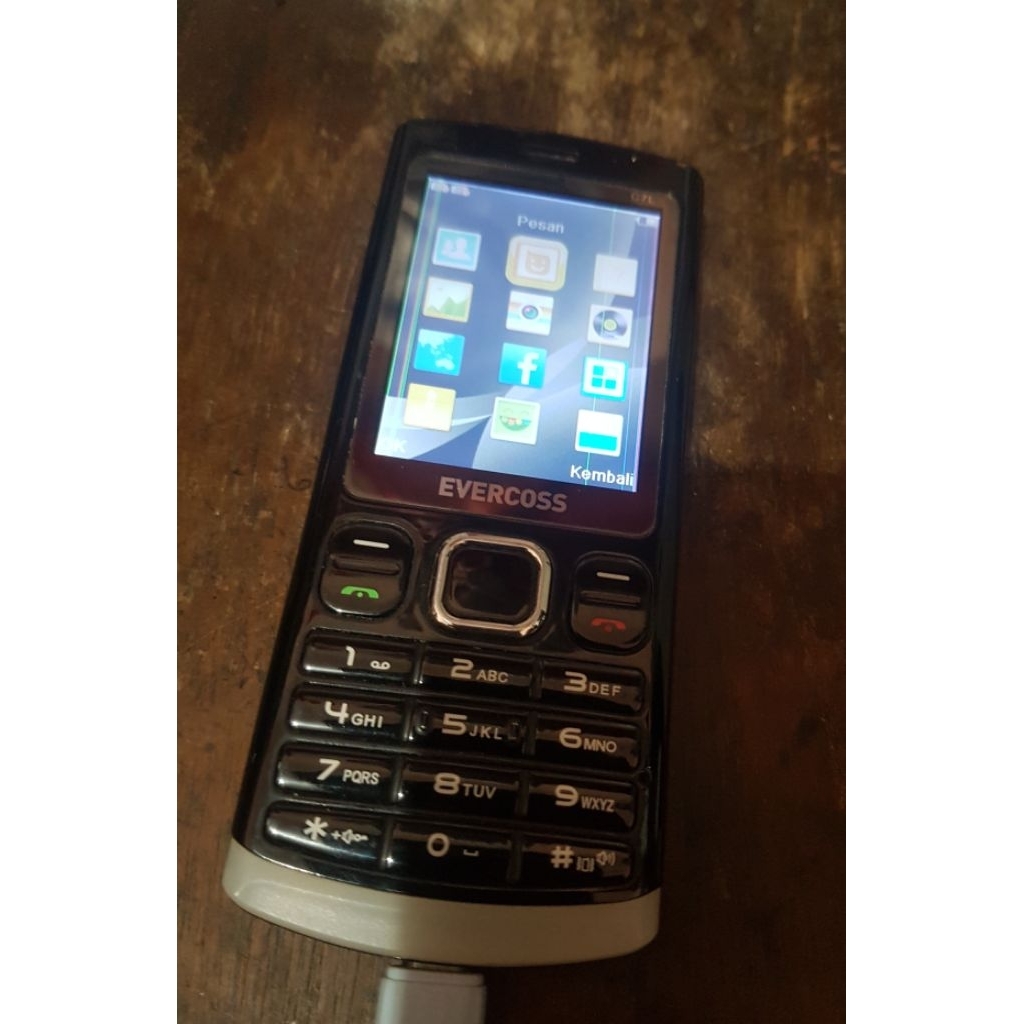 hp jadul antik Evercoss C7L normal.