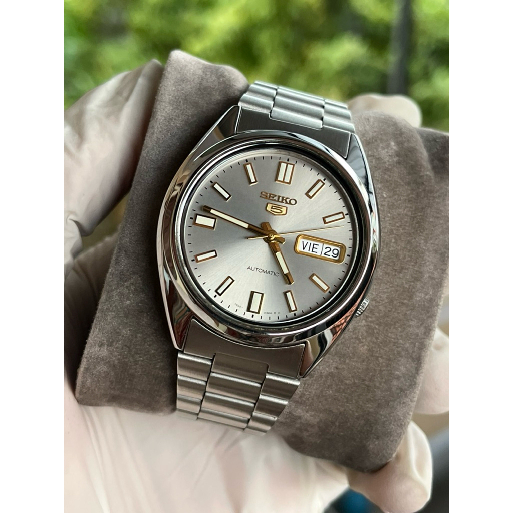 Seiko SNXS75K1 silver dial like new