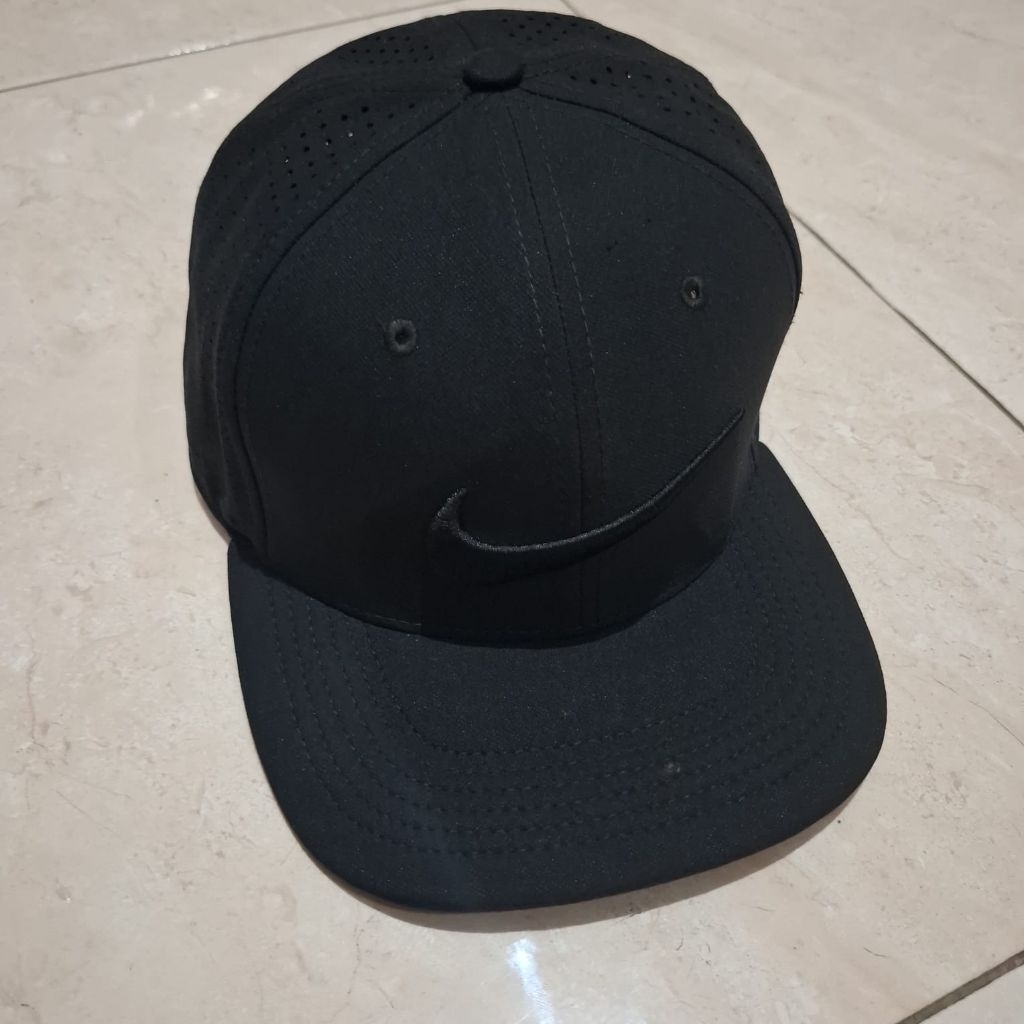 Topi Snapback Nike Toi Hitam Nike