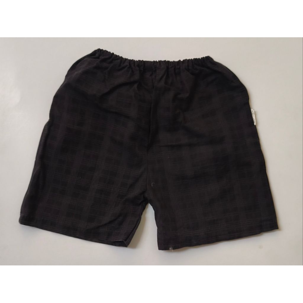 Celana pendek wanita katun hitam(Preloved)