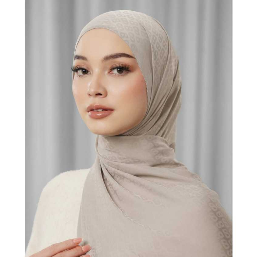 READY BISA GOSEND BUTTONSCARVES TAPIS SATIN JACQUARD SHAWL