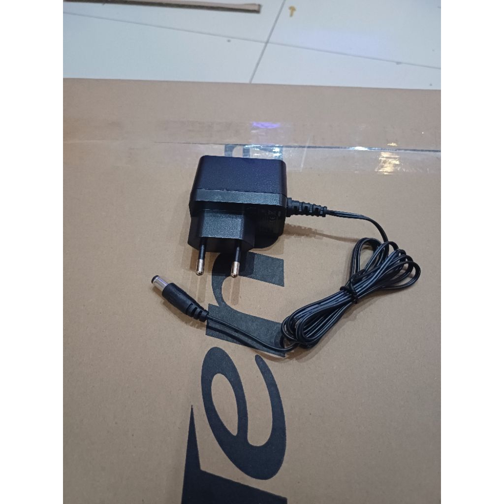 Adaptor Tenda N301, Tenda F3, Tenda F9, 9V 600mA Ukuran kecil 2.1mm