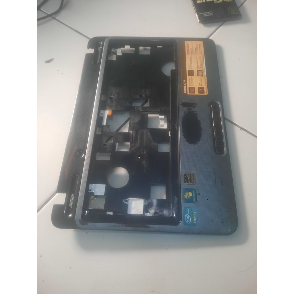 casing atas toshiba L745
