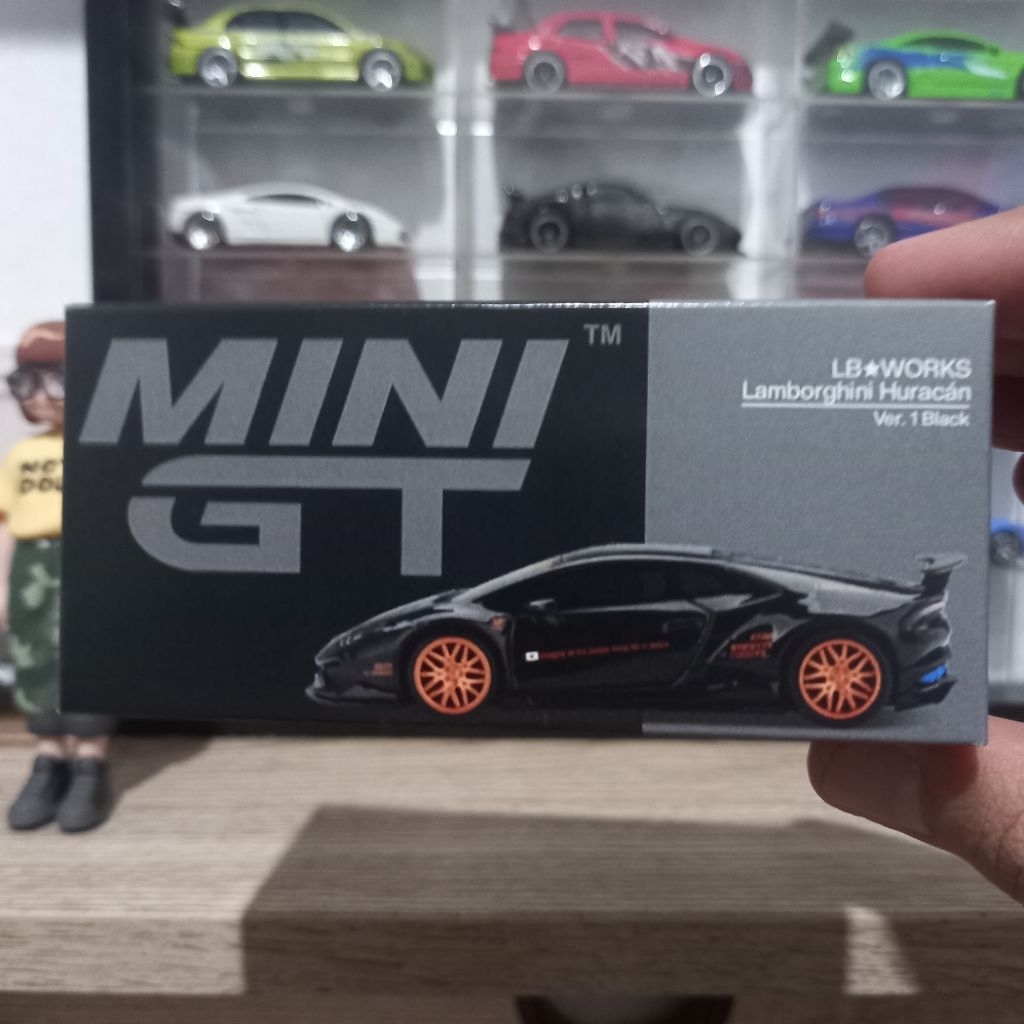 Custom Box #234 Lamborghini Huracan LBWK Ver. 1 Black MiniGT