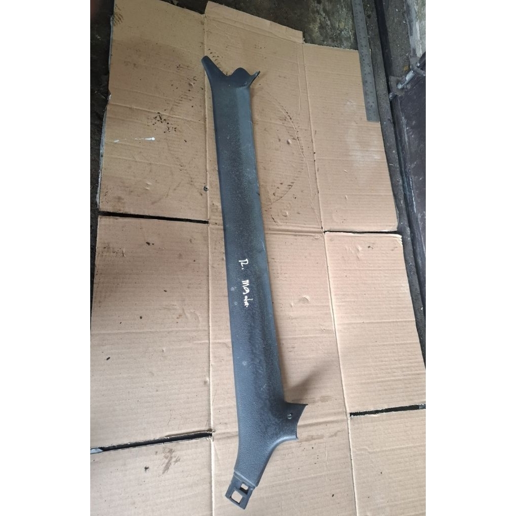 cover tutup pilar A pilar kaca depan bagian kanan mazda 626 lx glx 1600cc 84-87 nb salon