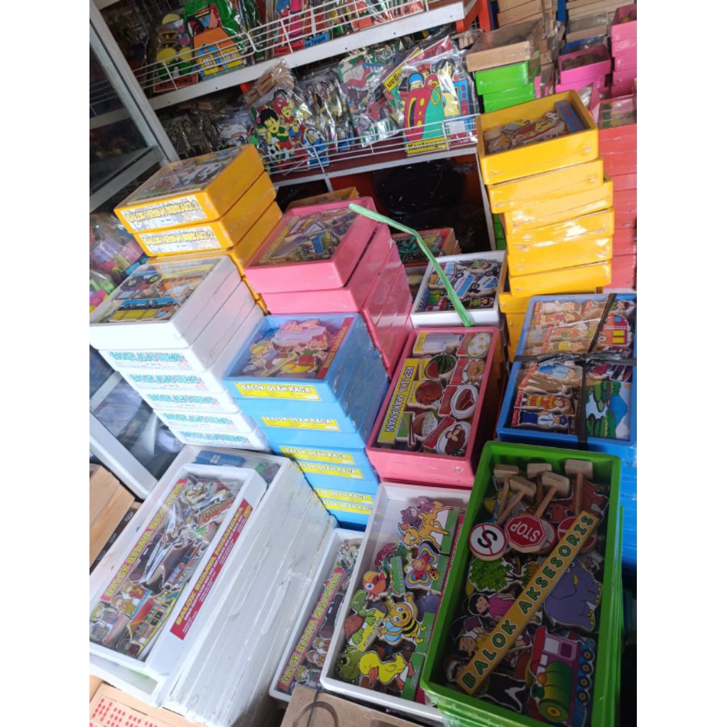 Balok aksesoris lengkap ,hewan,balok budaya nusantara,,balok profesi,balok makanan,balok lingkungan,