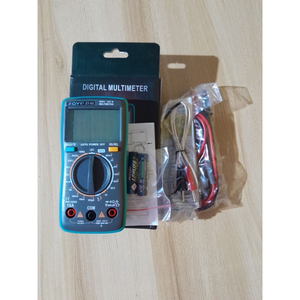 Digital Multimeter Avometer Zoyi Zt 82