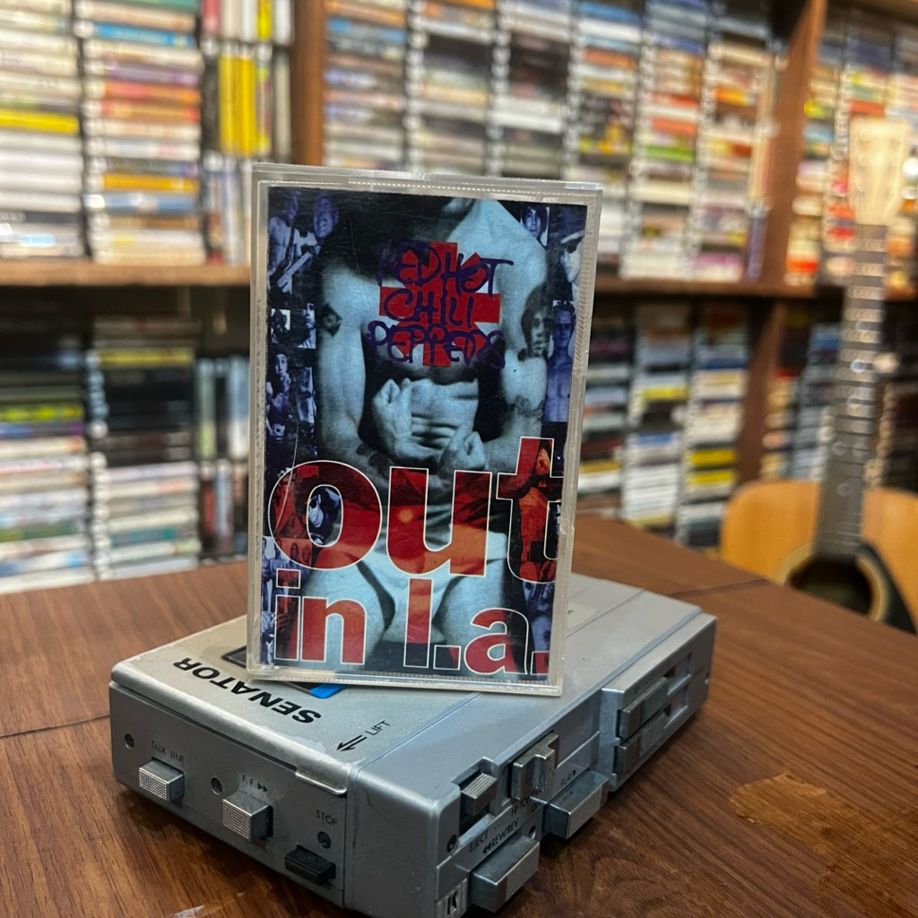 Kaset Pita Red Hot Chili Peppers Out In LA