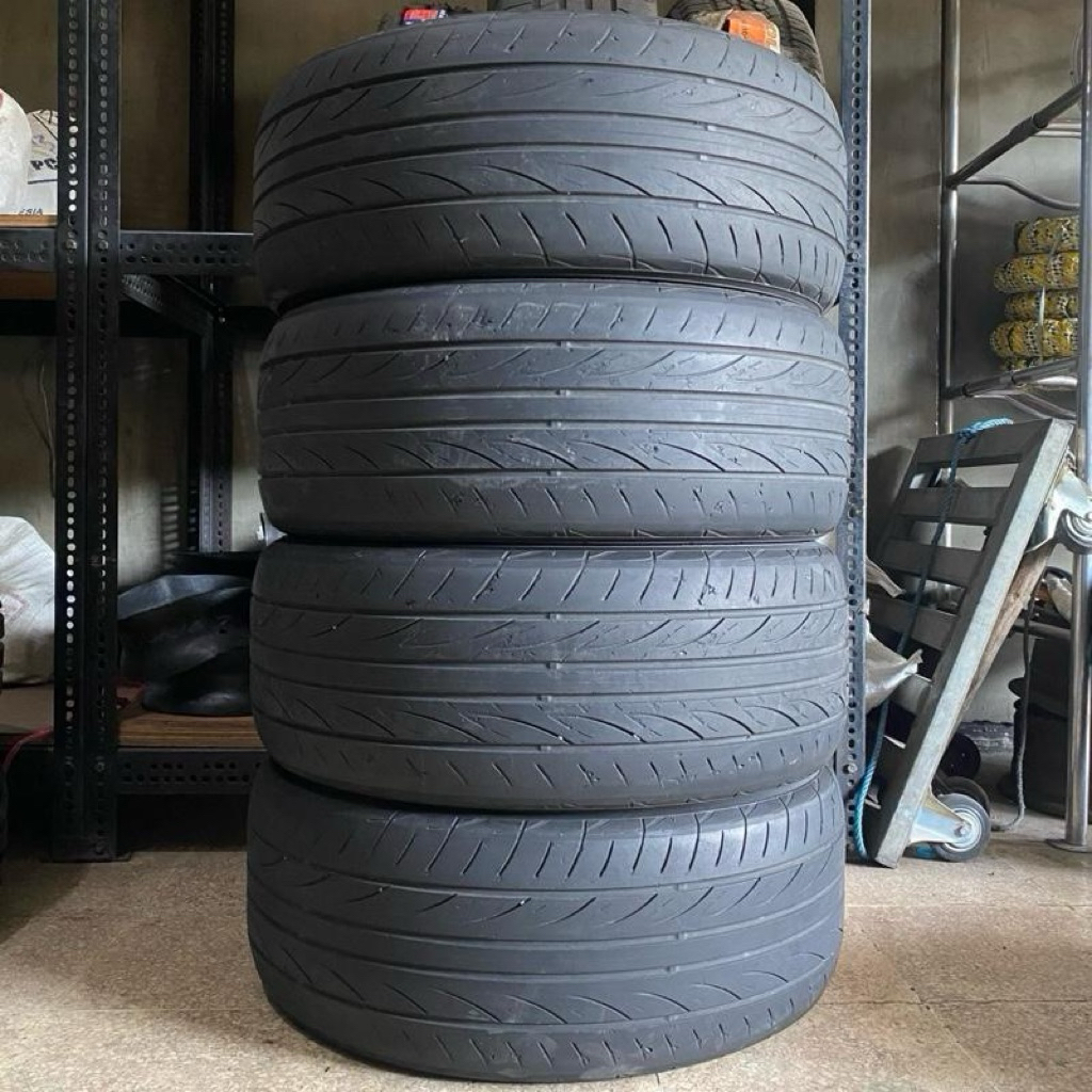 Ban Bekas Yokohama Advan Fleva V701 235 / 50 R 18 R18