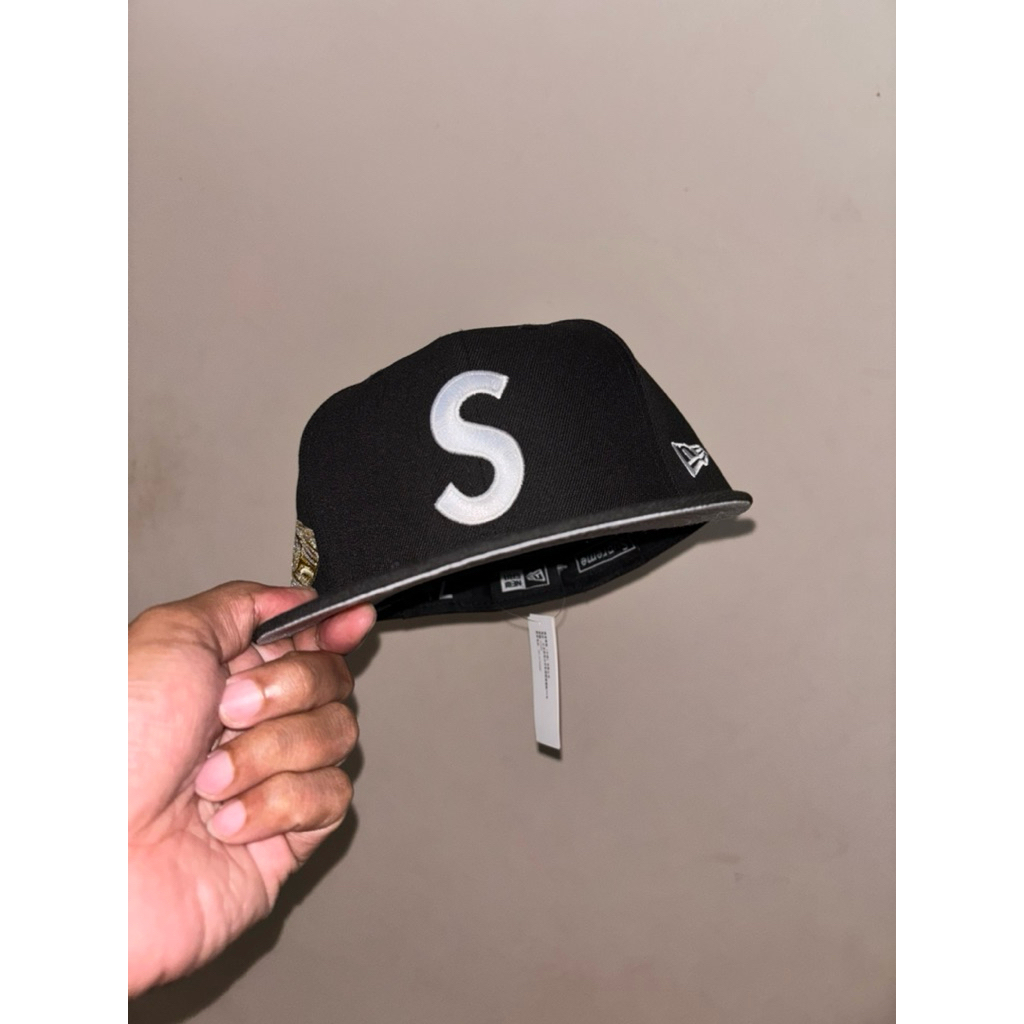 Topi Supreme Jesus Piece S Logo New Era 59Fifty Hat Black size 7 1/4 - BNWT