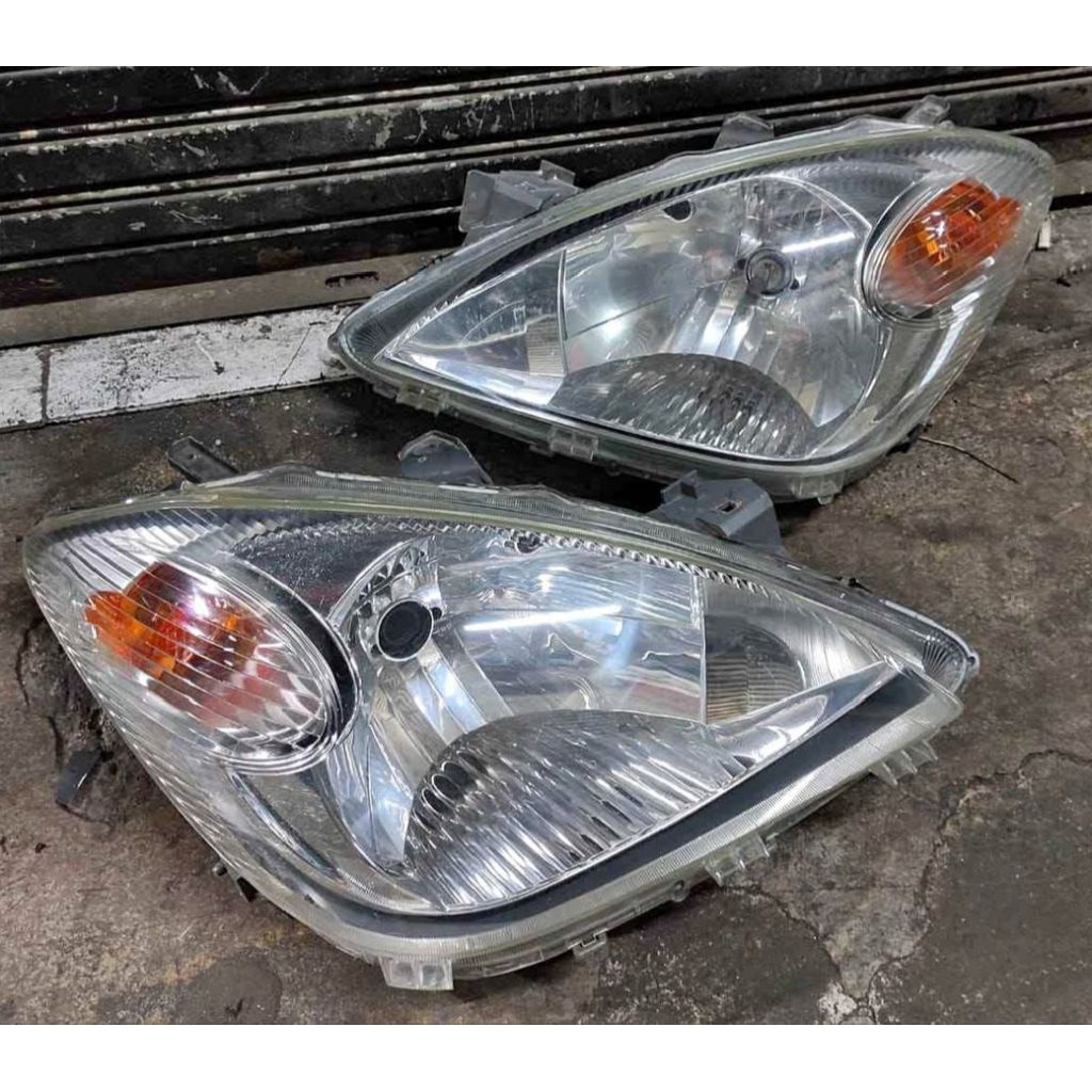 HEADLAMP LAMPU DEPAN AVANZA XENIA VVT-I 2009-2011 ORIGINAL