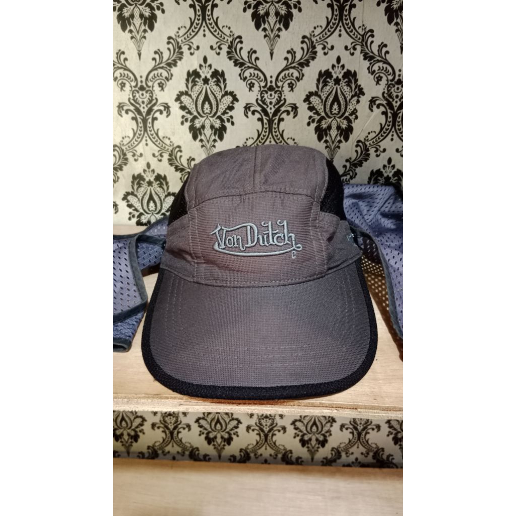 Topi Von Dutch