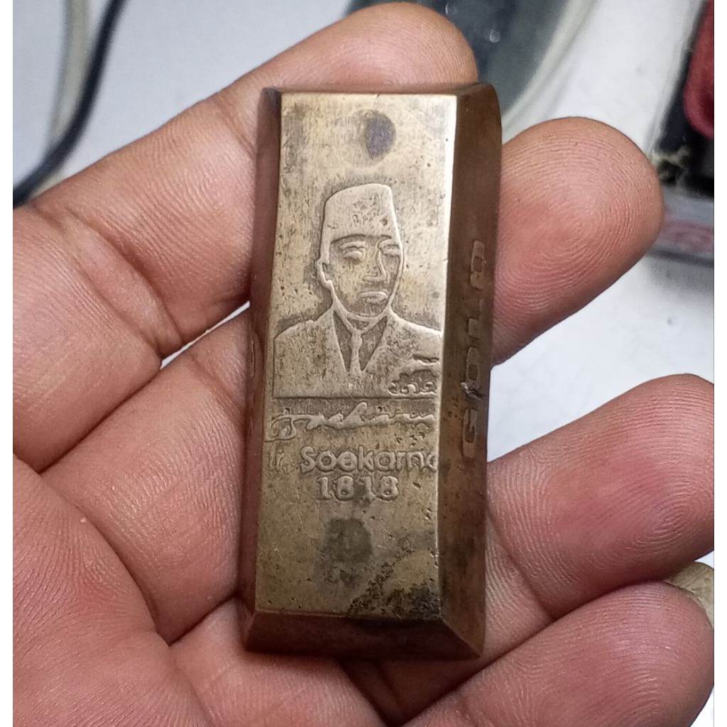 Souvenir Soekarno 1818 Kuningan Sari
