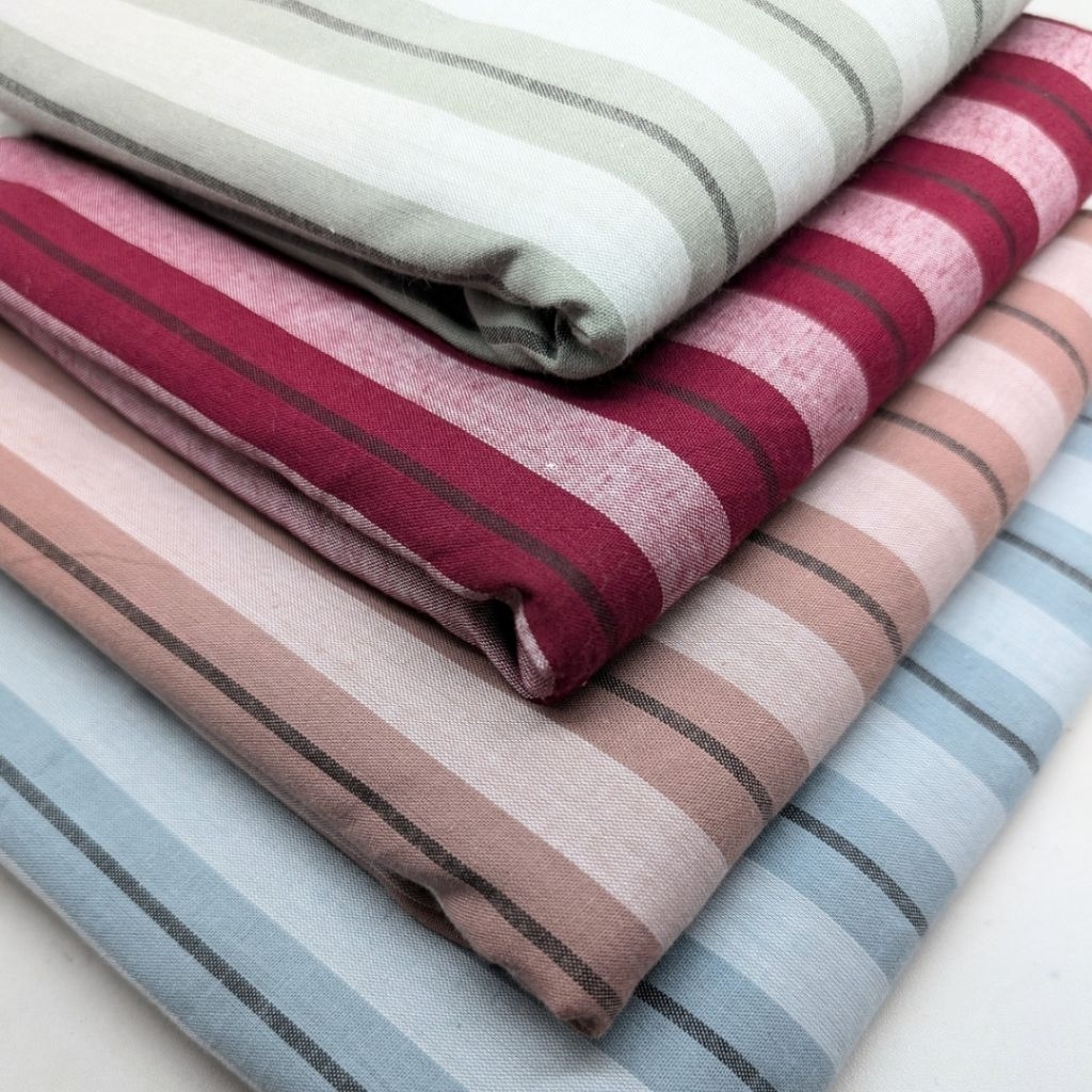 Kain katun salur seri maroon 3009