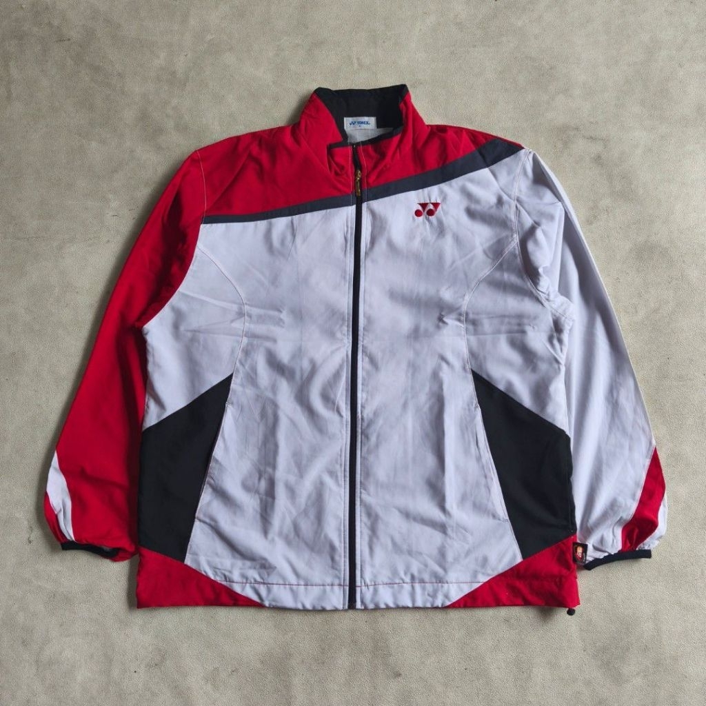 Jaket windbreaker olahraga pria yonex heat capsule merah putih