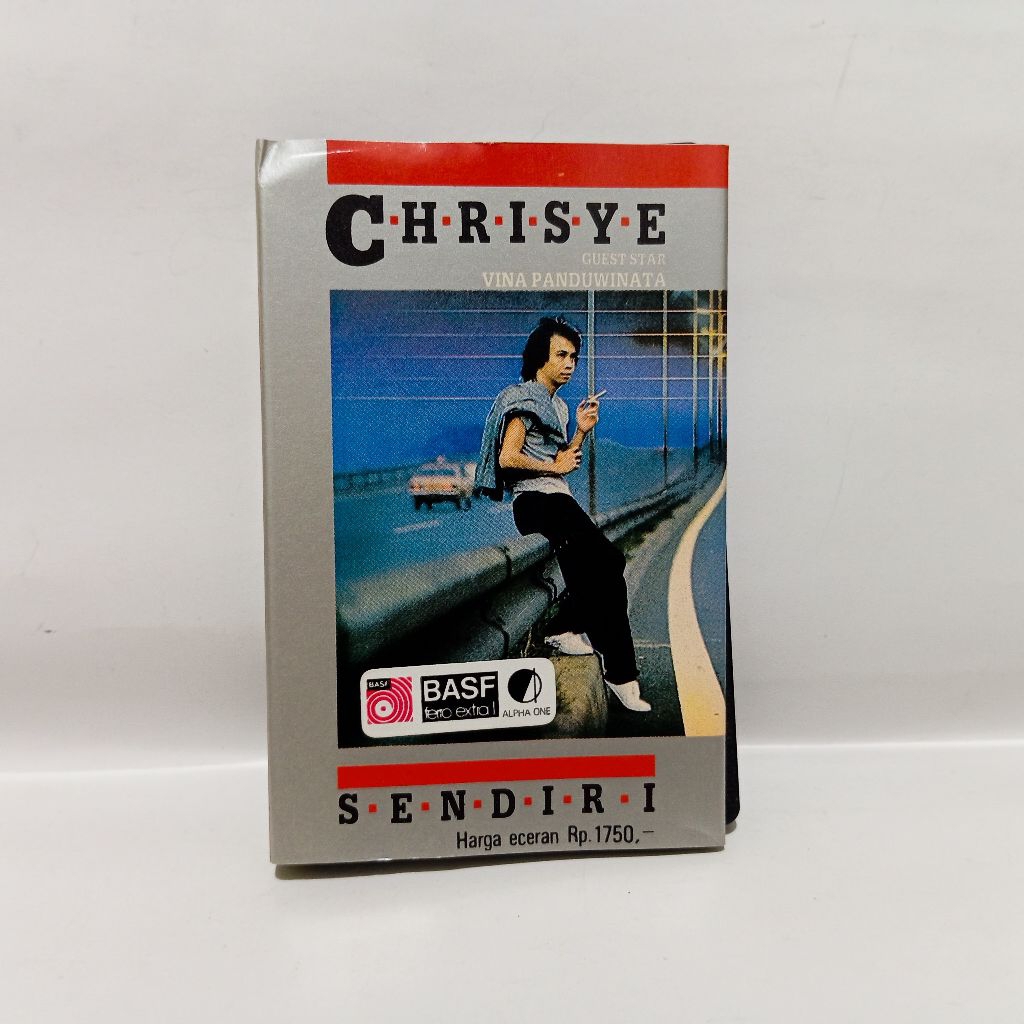 Kaset Chrisye - Sendiri Guest Star Vina Panduwinata