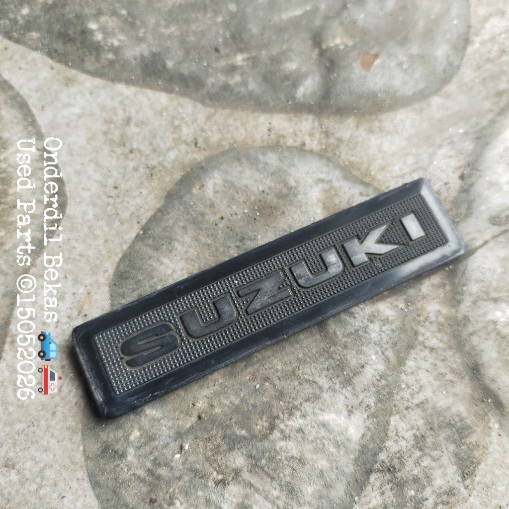 emblem dashboard Suzuki Forsa