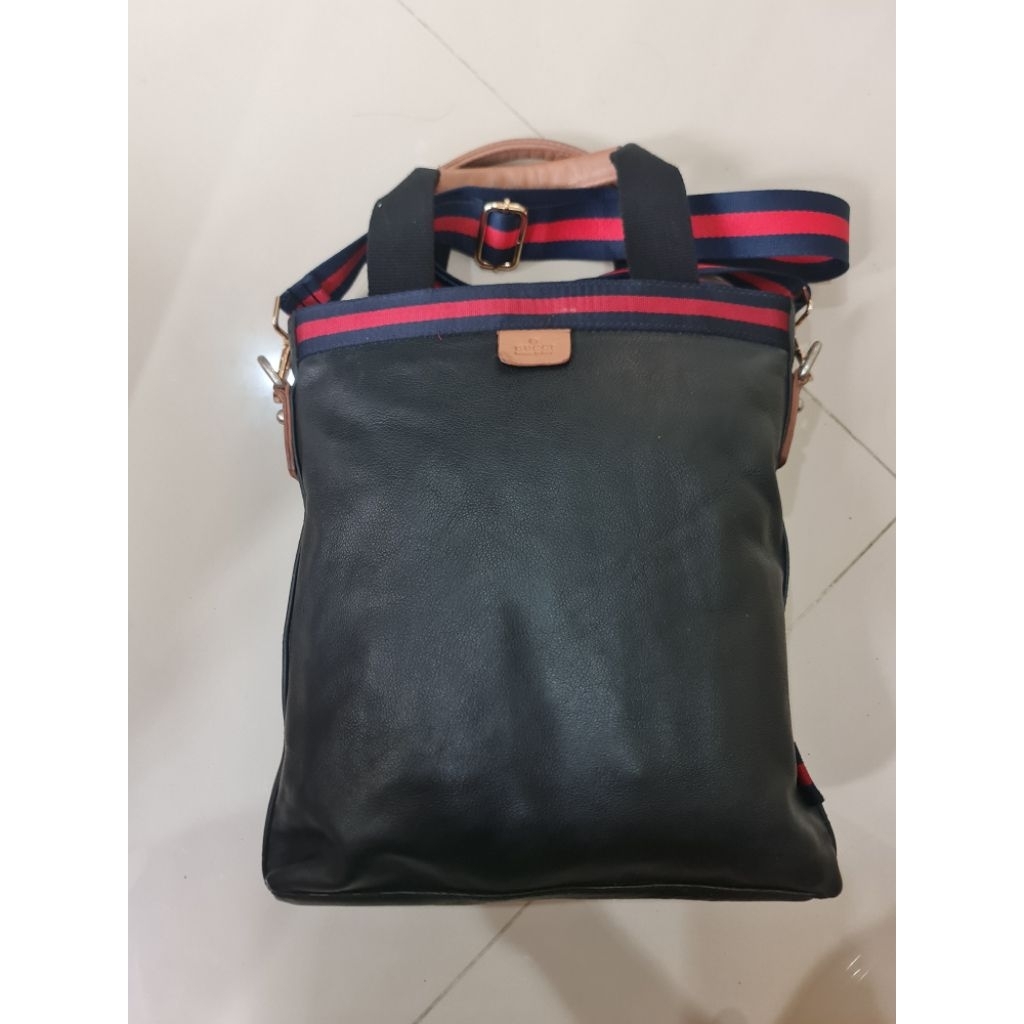 208. Tote Bag Unisex Gucci GG Supreme Navi Mantan / Bekas / Second Size : 30cm x 5cm × 33cm Leather 