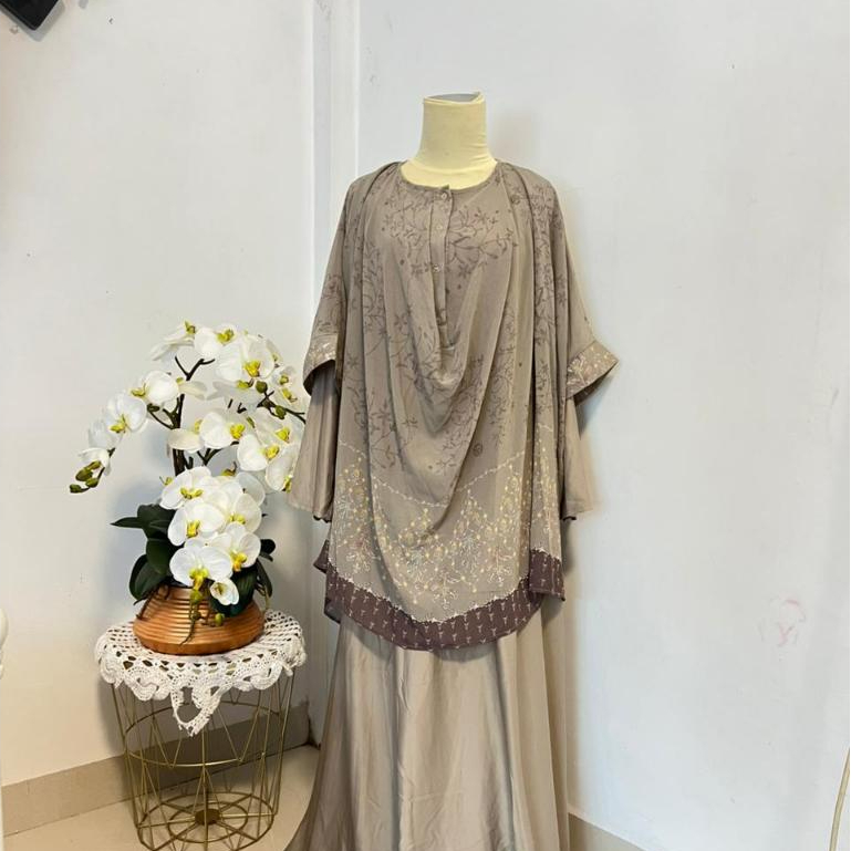 Dress Daswana kaftan by Ria Miranda