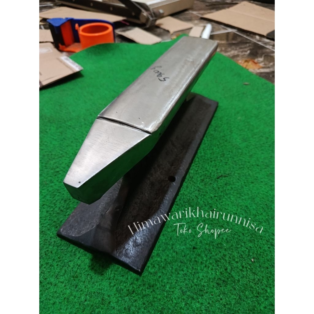 Landasan paron Anvil berat 5900gr ±5,9kg baja, bilah, pandai, pande besi
