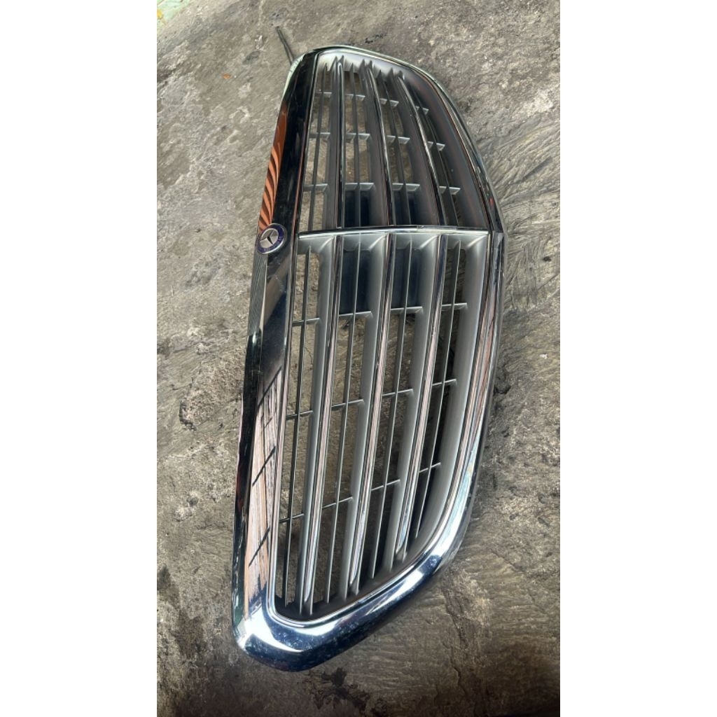 gril depan mercedes W204 mercy C Class original