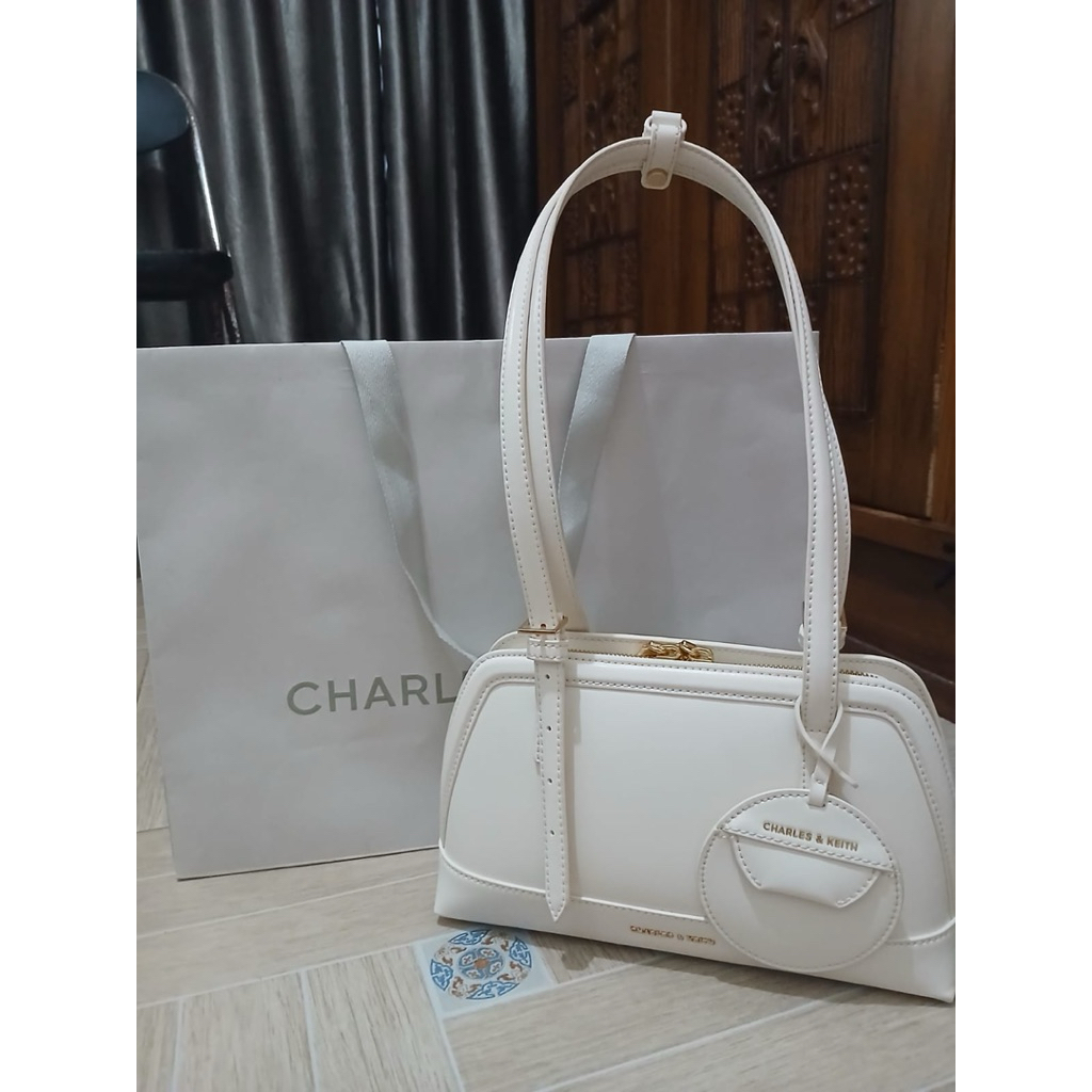 preloved Charles&Keith
