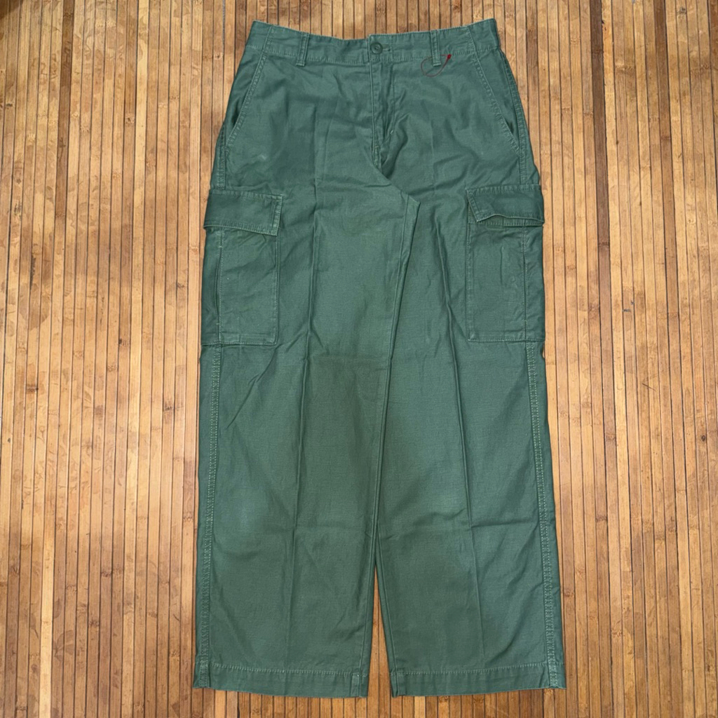 UNIQLO WIDE LEG FIT GREEN ARMY WORK WEAR CARGO PANTS