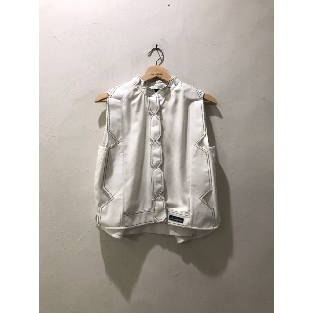 OLINE WORKROBE - TAKUMI SLEEVELESS TOP IN WHITE
