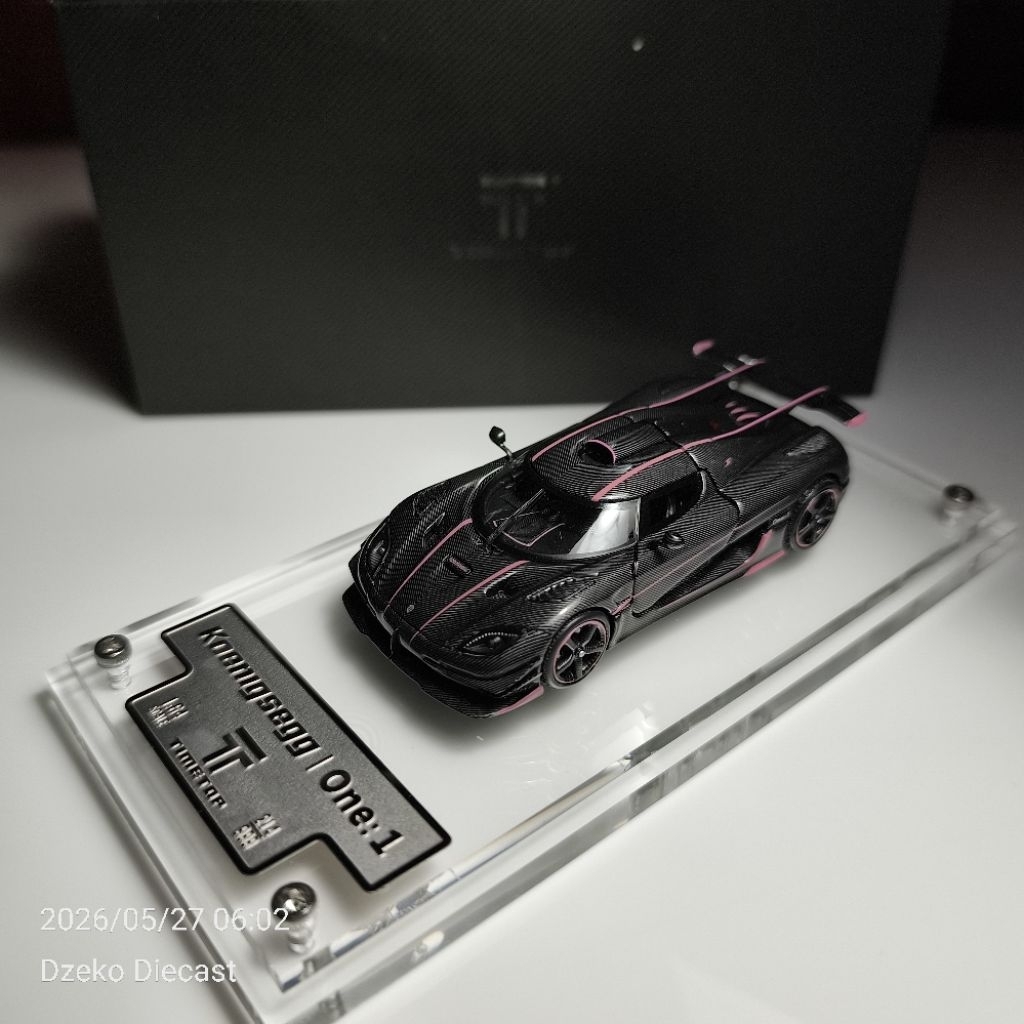 Time Top Koenigsegg One:1 JC Carbon & Pink