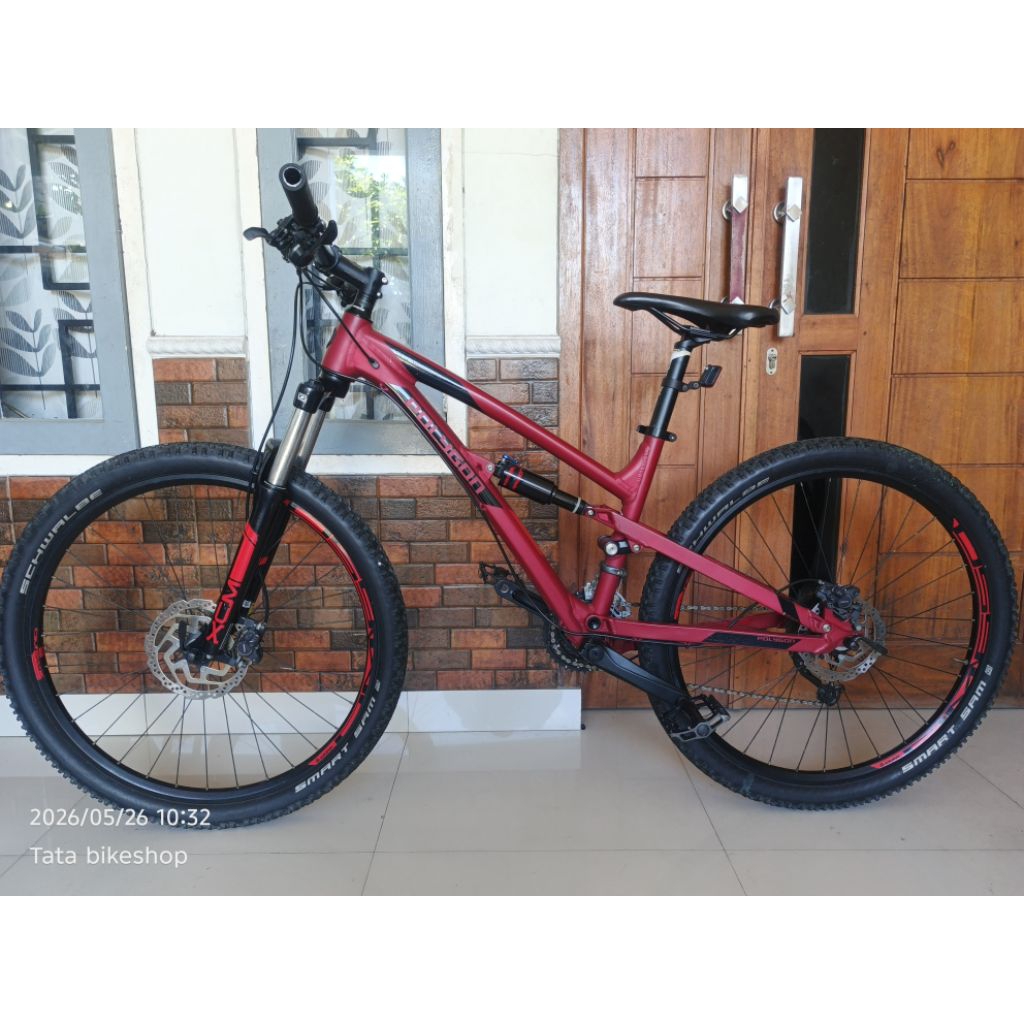 sepeda gunung MTB Polygon Siskiu D5 2019