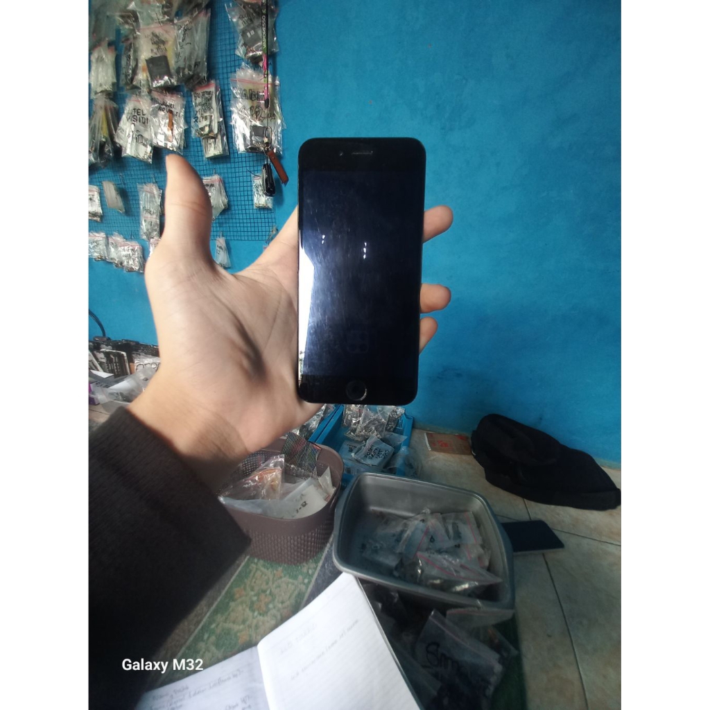lcd touchcreen satu set IPHONE 6S berfungsi normal asli original copotan bergaransi!!