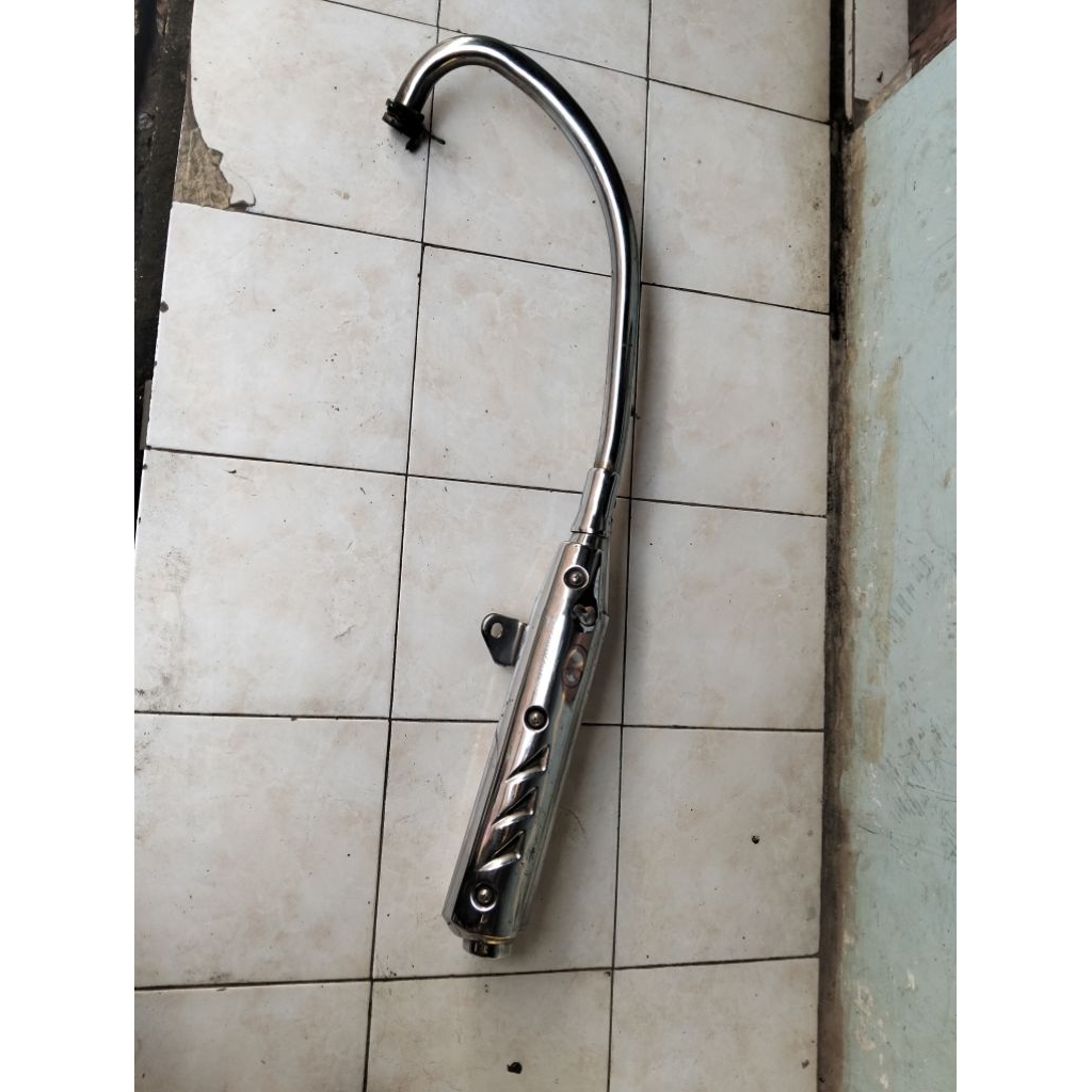knalpot Thunder 125 original copotan. knalpot Suzuki Thunder 125 asli second. kondisi bagus