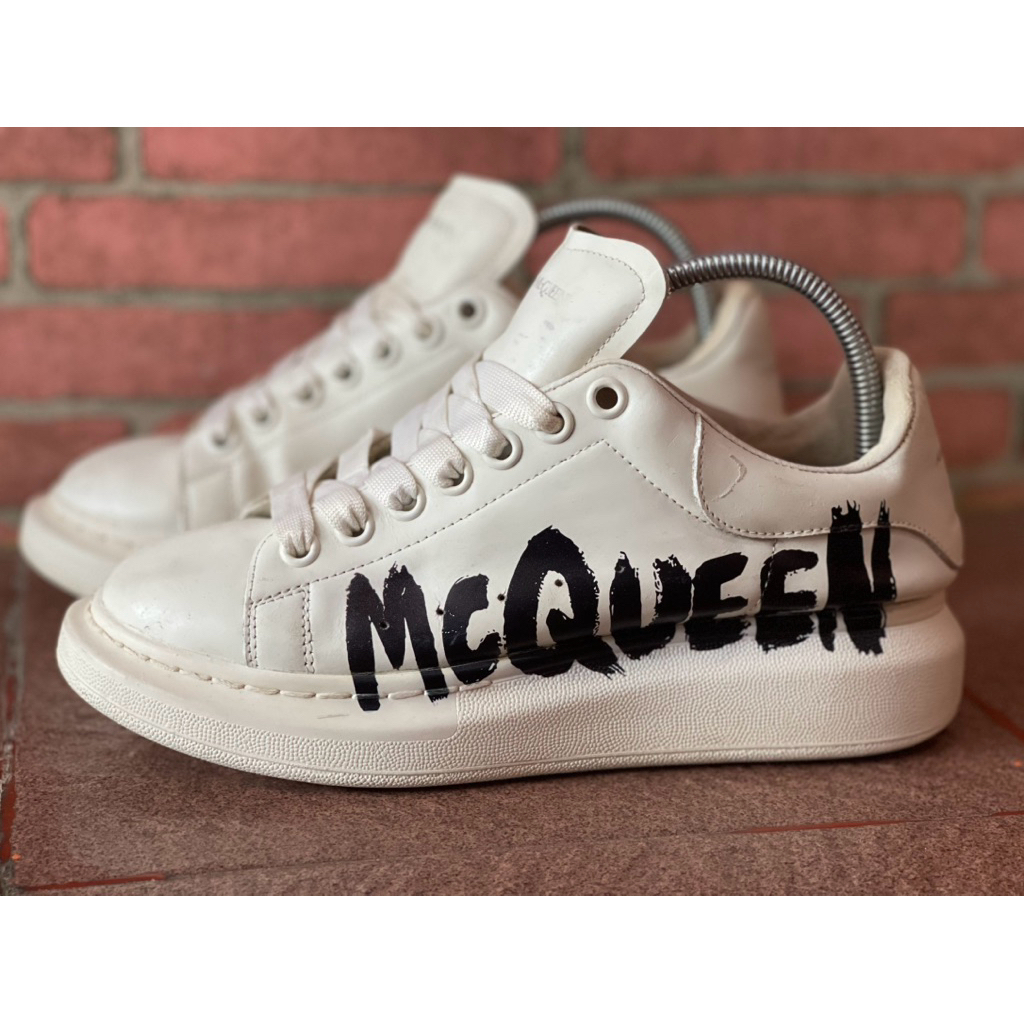 Alexander McQueen Graffiti