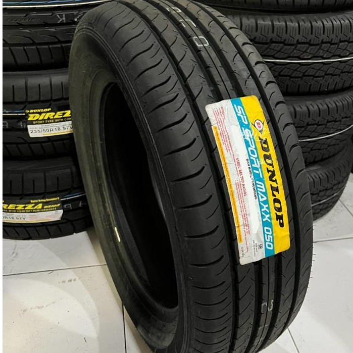 Dunlop SPORTMAXX 215/55 R17 - Ban Mobil Innova Reborn Camry