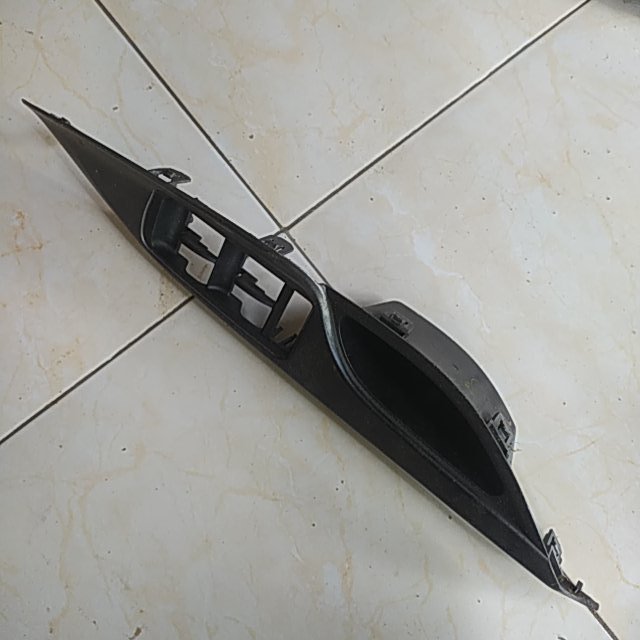T000070A PANEL SAKLAR POWER WINDOW KANAN AVANZA