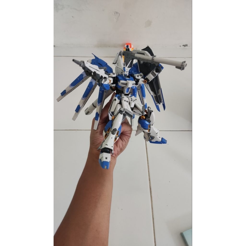 RG Hi Nu Gundam Bandai
