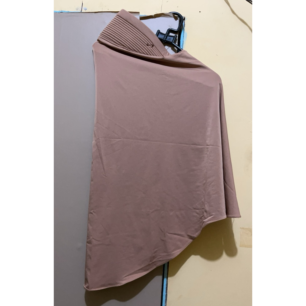 bergo hamidah size m warna mocca preloved