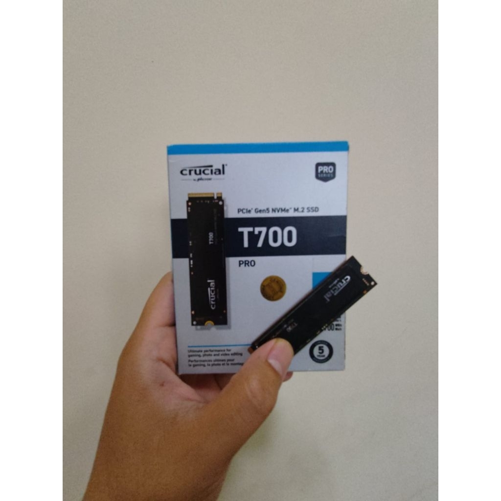 Crucial T700 Pro 1TB PCIe Gen5 NVMe M.2 SSD